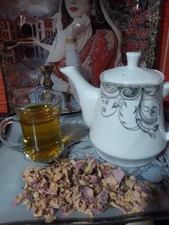 عکسی از دستور دمنوش زعفران و گل محمدی
