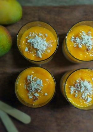 A picture of Aamras kheer (with cane sugar and brown rice).