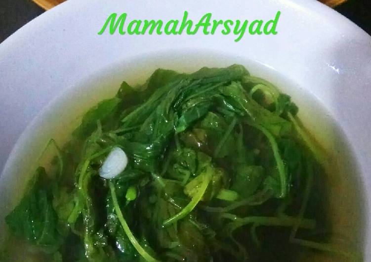 Sayur bayam + tempe goreng