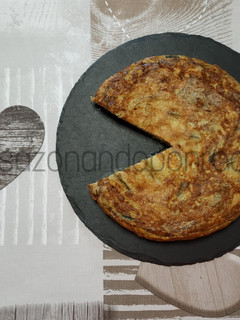 Una foto de Tortilla de berenjena y calabacín