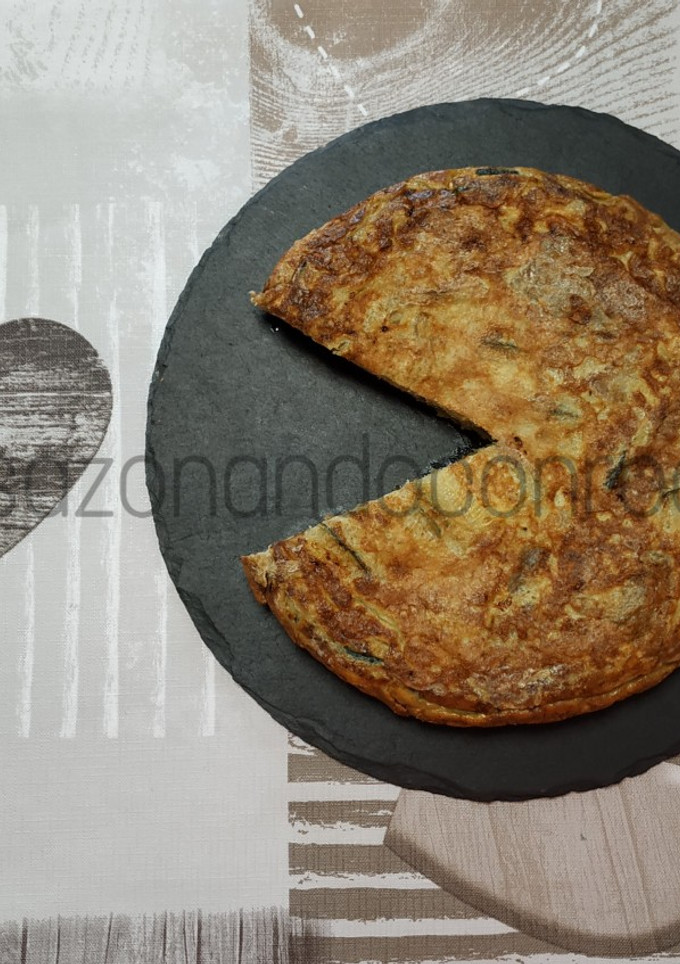 Una foto de Tortilla de berenjena y calabacín