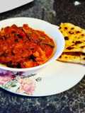 Indiai, grillezett tejsajt curry (Paneer Tikka Masala)