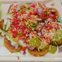 A picture of Aloo tikki chaat.