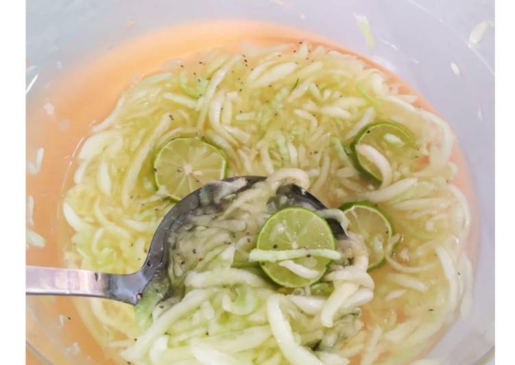 Cara termudah untuk Campuran Makan di DimeEs Timun Blewah bydeesawitri