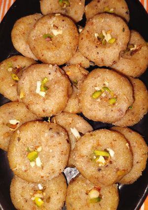 बादाम और नारियल के पेड़े रेसिपी मुख्य फोटो