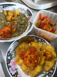 Una foto de Lentejas con Patacones😋