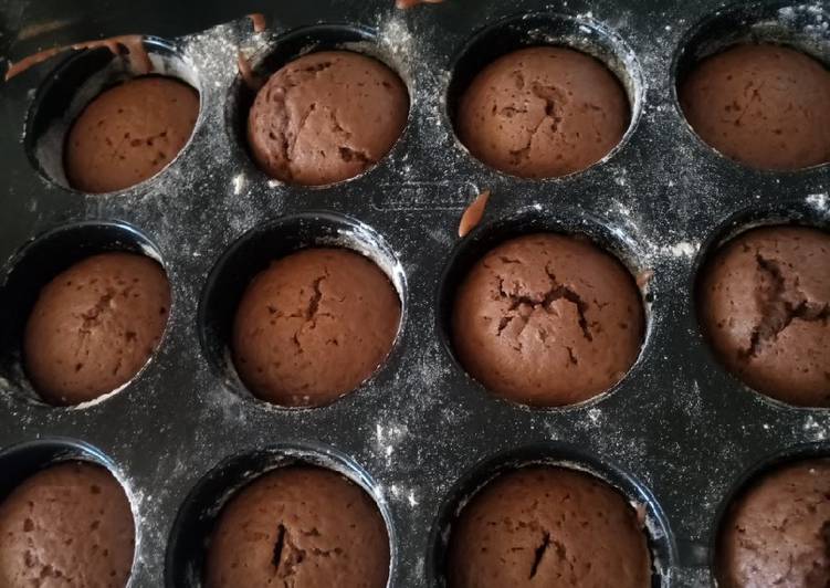 Step-by-Step Guide to Prepare Quick Chocolate cupcakes