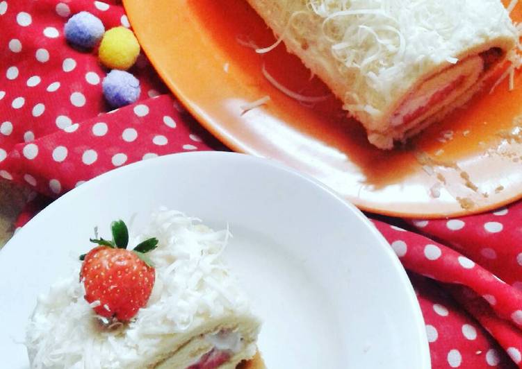 Bolu gulung strawberry 🍓
