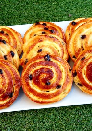Una foto de Caracolas de crema y pepitas de chocolate