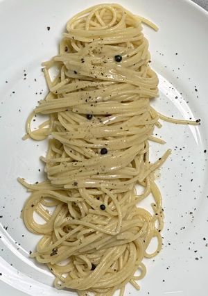 Una foto de Cacio e pepe italiana