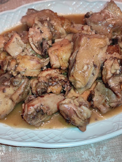 Una foto de Pollo en salsa de ajo