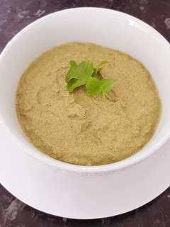 A picture of Mint coriander coconut chutney.