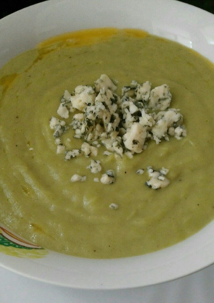 Una foto de Crema de puerro con queso azul