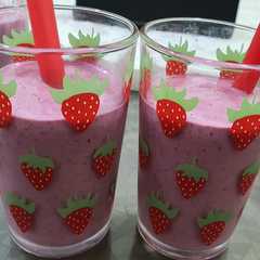 عصير سموذي بالتوت المشكل 😍🍒🍓🍇-レシピのメイン写真