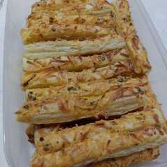 รูปของ Garlic Cheese Stick Puff Pastry