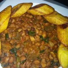 A picture of Beans porridge with dodo.
