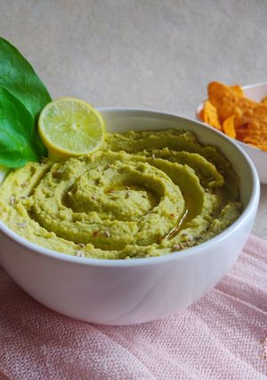 A picture of Green Hummus.