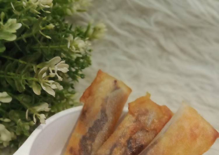 Lumpia coklat keju lumer