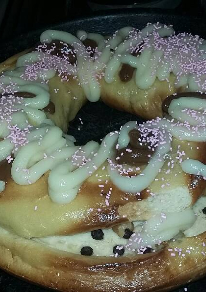 Una foto de Rosca de pascuas rellena