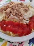 Macarrones con huevo y atún