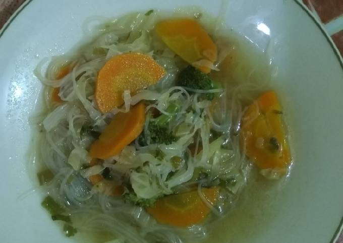 Mie sop sayur instan