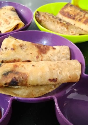 A picture of Egg roll (for kids).