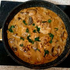 A picture of My Cayenne, Red Peppered Chicken & Mushrooms 🥰 #Mainmeal.