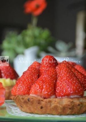 Une photo de Tartelettes aux fraises et au sirop de coquelicot
