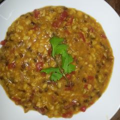 A picture of Three Lentils.