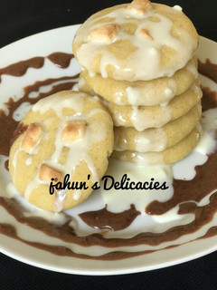 A picture of Milk-Candy Cookies.