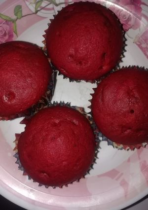 A picture of Red velvet cupcakes#theme challenge.