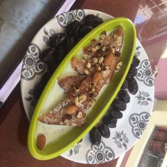 A picture of Shahi tukda.