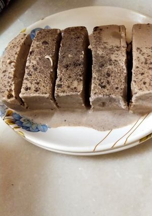 A picture of Oreo biscuit ice cream.