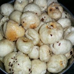 A picture of Roasted chatpata makhana.
