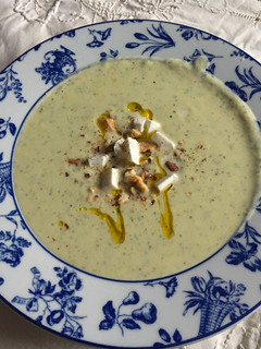 Una foto de Crema de calabacín con queso de cabra