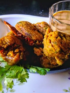 ধনেপাতার পকোড়া (Dhonepatar pakora recipe in bengali) রেসিপির প্রধান ছবি
