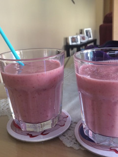 Una foto de Batido fresa-plátano fácil
