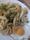 Pasta con Pimientos y Cebolla