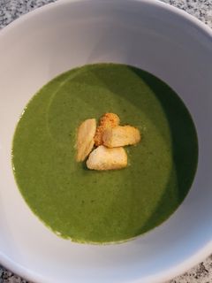 Una foto de Crema de brócoli y espinaca