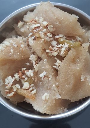 रवा हलवा (rava halwa recipe in Hindi) रेसिपी मुख्य फोटो