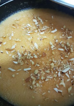 A picture of Sooji ka halwa.