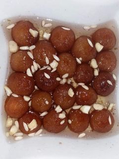 A picture of Bread Gulab Jamun.