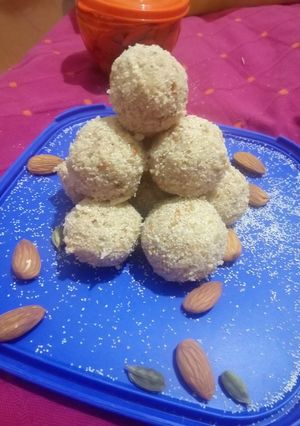 A picture of Suji ladoo.