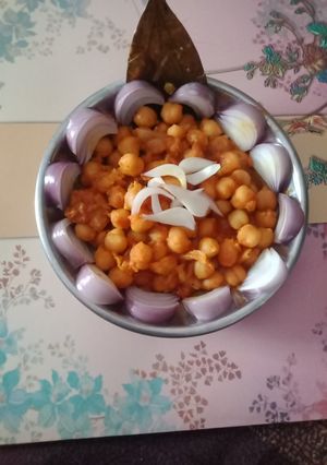 A picture of White Channa.