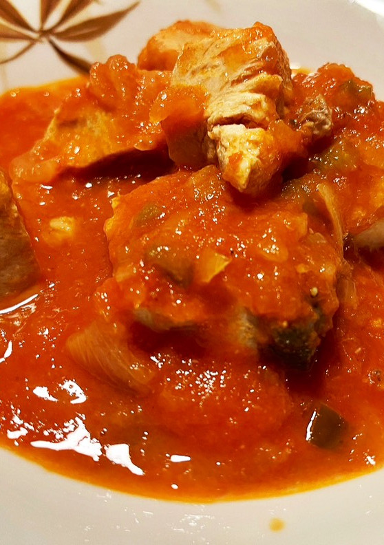 Una foto de Bonito con tomate 🐟🐟🐟