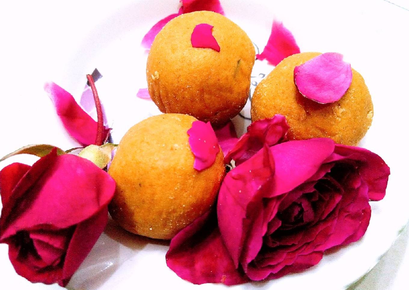 Besan laddu