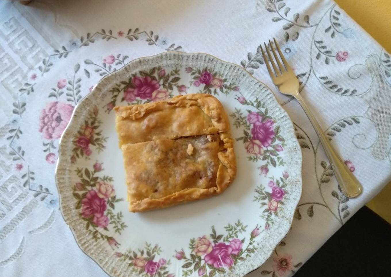 Empanada de tres carnes picadas