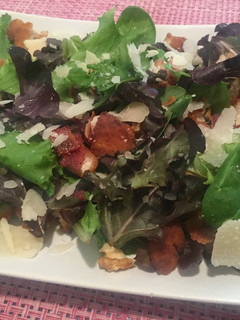 Una foto de Ensalada de nuggets