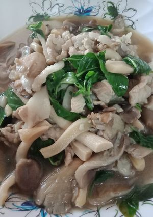 รูปของ หมูผัดน้ำมันหอย