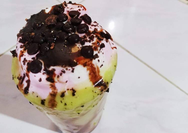Resep Avocado larva strawberry ice cream yang Sempurna